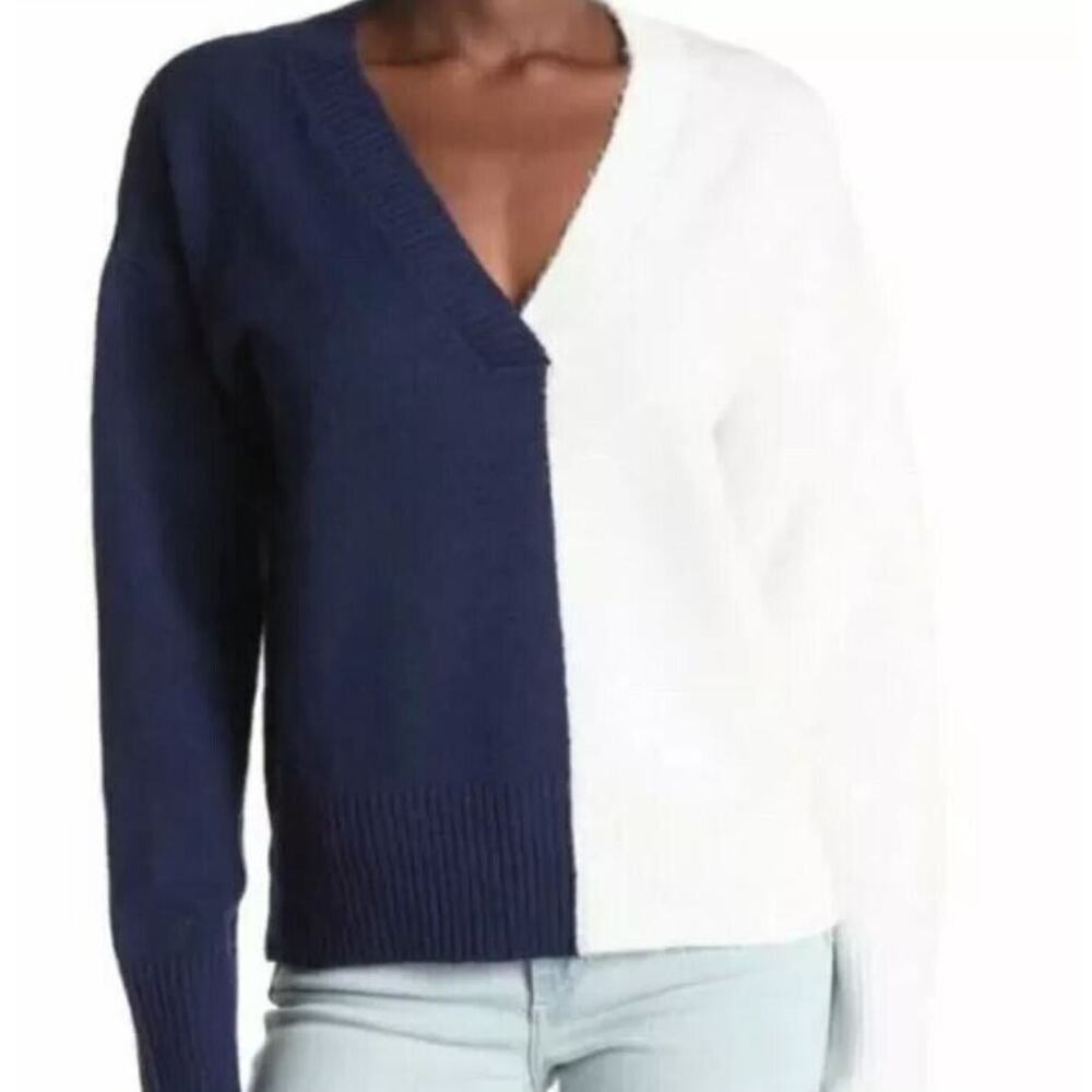 Sweet Romeo Women's V-Neck Colorblock Sweater in‎ Navy/White XSmall $49